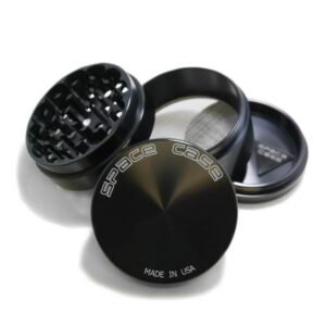 space case 4 piece titanium grinder ba303e70 227b 461d a641 5208cf6ce76b.jpg