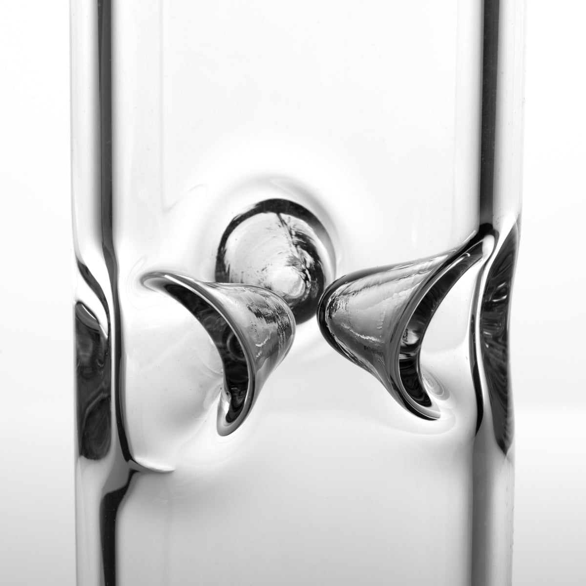 straight tube bubbler clear middle view.jpg