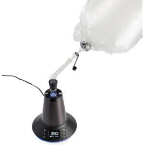xq2 vaporizer by arizer with bag.jpg